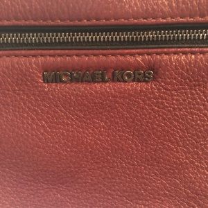 Michael Kors jetset purse